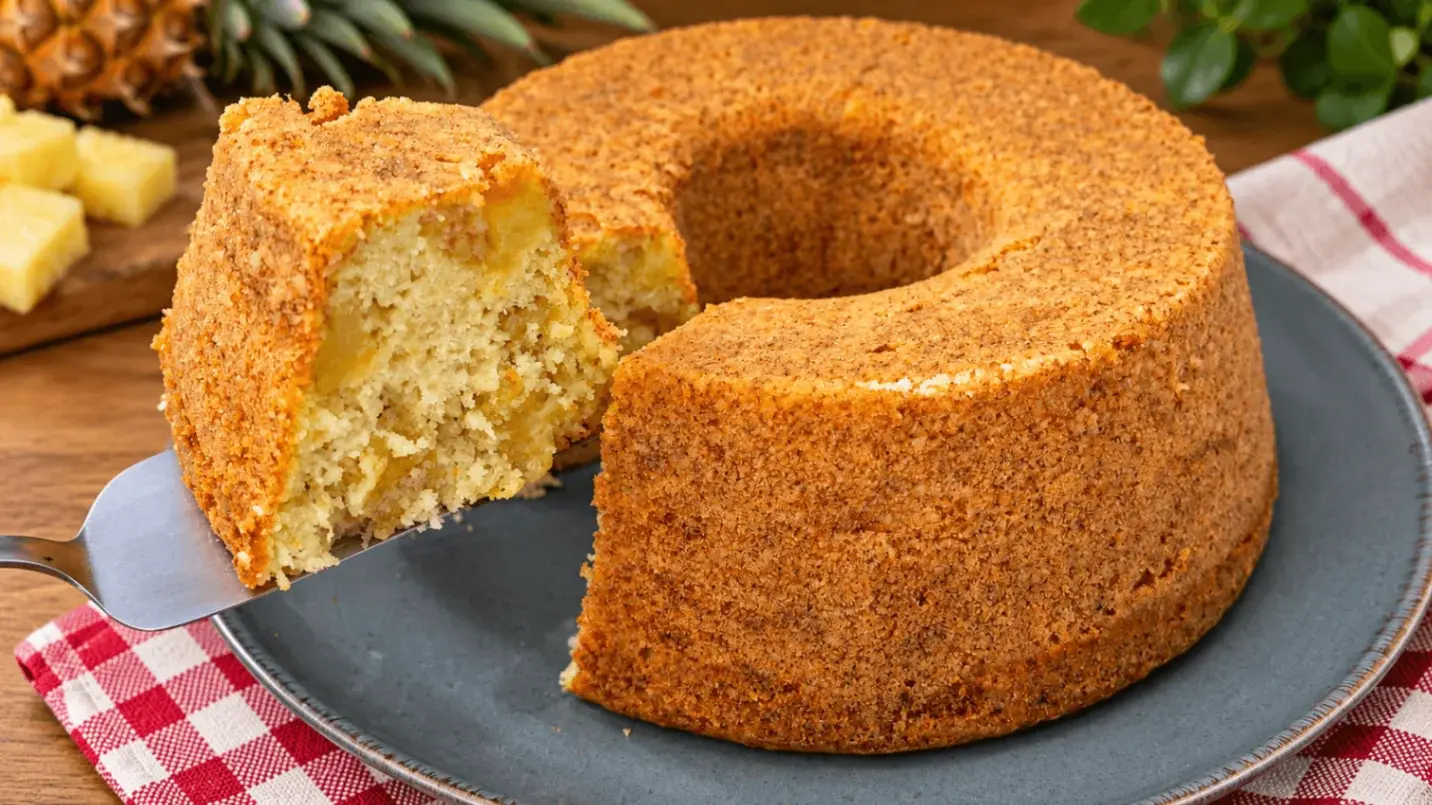 Bolo de Abacaxi Fofinho